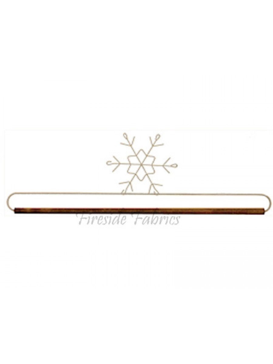 Snowflake Wire Quilt Hanger With Dowel 16 41cm White